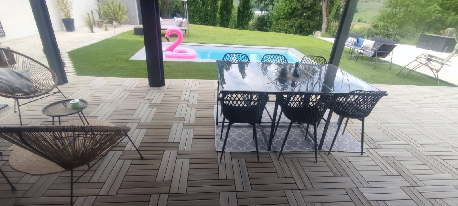 Comment nettoyer une terrasse composite ?